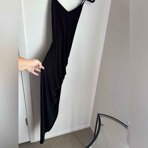 Asymmetrical black dress - Picture 1 of 6